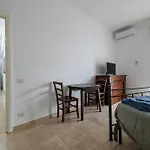 Roomors Of Naples