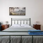 Roomors Of Naples